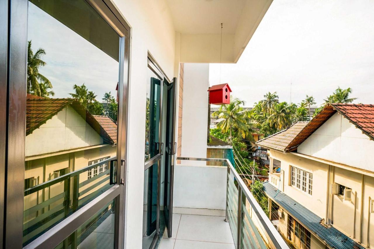 Hotel O Thykoodam Apartments Kochi Екстер'єр фото