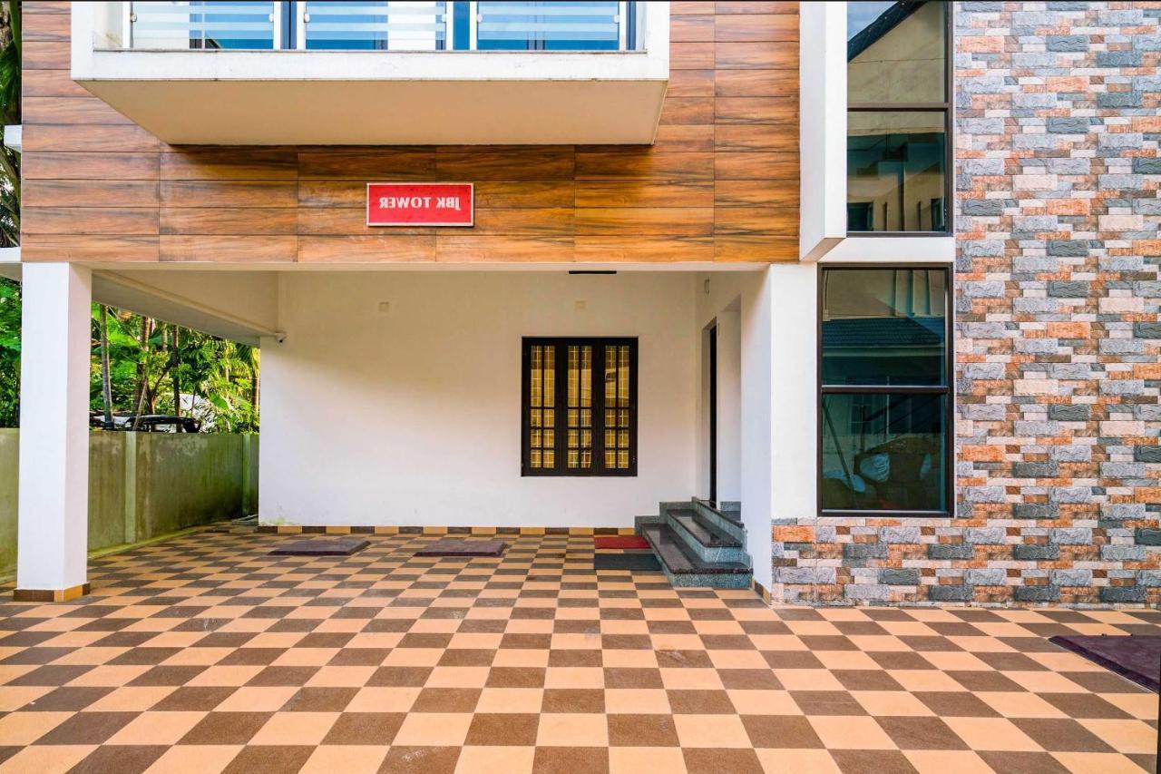 Hotel O Thykoodam Apartments Kochi Екстер'єр фото