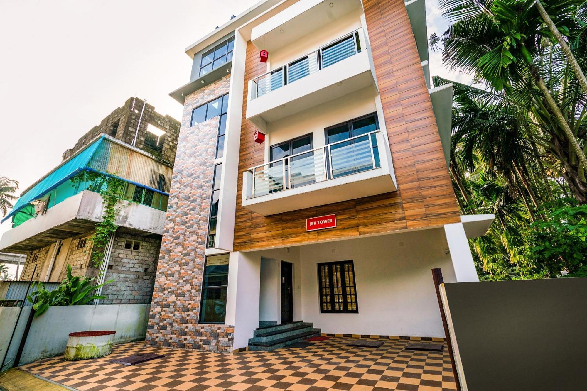 Hotel O Thykoodam Apartments Kochi Екстер'єр фото
